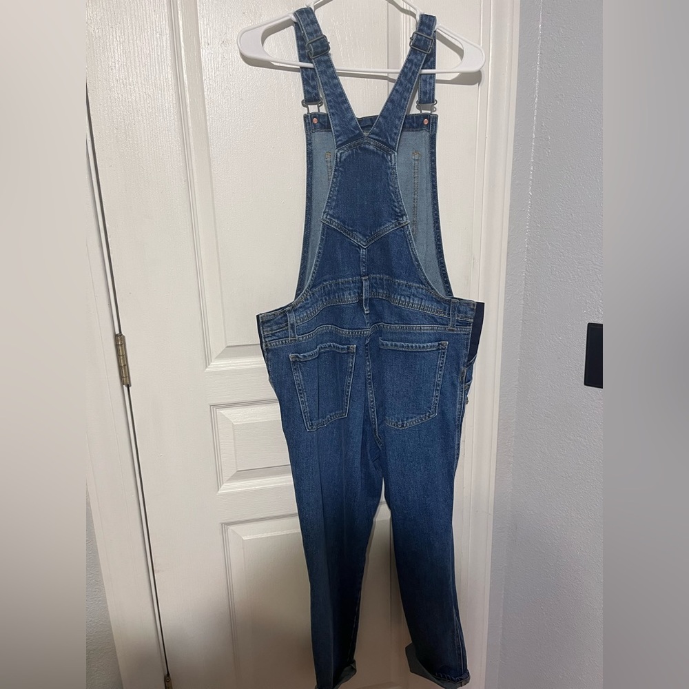 Old navy maternity overall, size 8